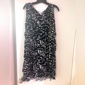 NY&Co Black and White Abstract Dress